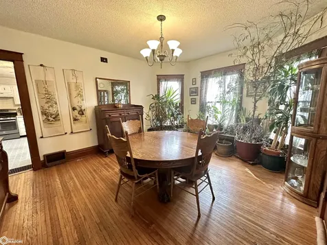 1132 Elm Street Grinnell IA 50112