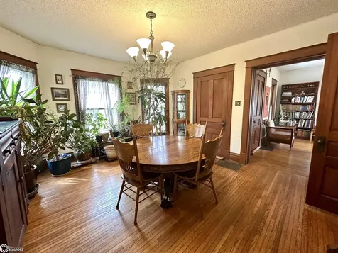 1132 Elm Street Grinnell IA 50112