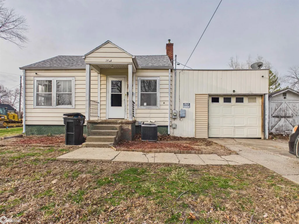 1421 Asbury Avenue Ottumwa IA 52501