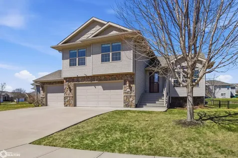 63 Colchester Drive Iowa City IA 52245