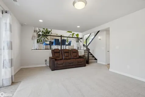 63 Colchester Drive Iowa City IA 52245