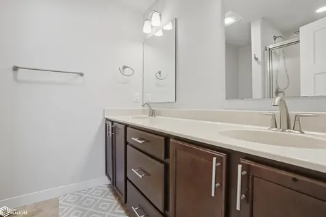 63 Colchester Drive Iowa City IA 52245