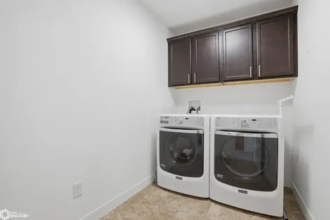 63 Colchester Drive Iowa City IA 52245