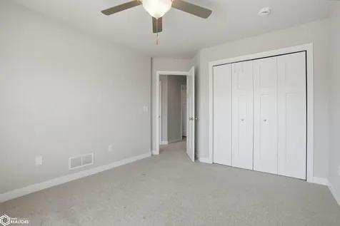 63 Colchester Drive Iowa City IA 52245