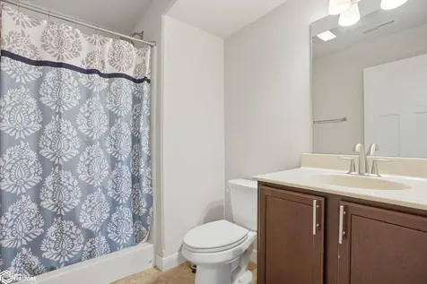 63 Colchester Drive Iowa City IA 52245