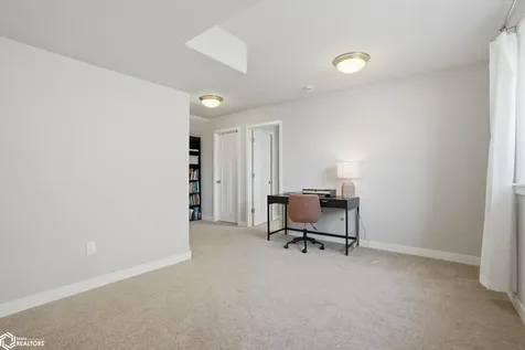 63 Colchester Drive Iowa City IA 52245