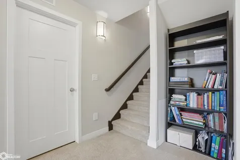 63 Colchester Drive Iowa City IA 52245