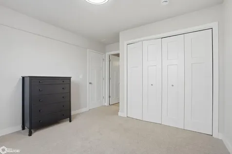 63 Colchester Drive Iowa City IA 52245