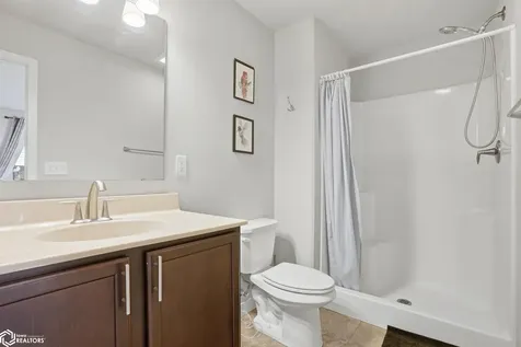 63 Colchester Drive Iowa City IA 52245