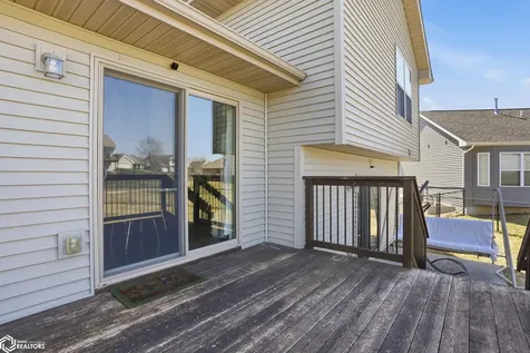 63 Colchester Drive Iowa City IA 52245