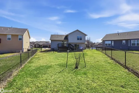 63 Colchester Drive Iowa City IA 52245