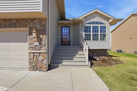 63 Colchester Drive Iowa City IA 52245