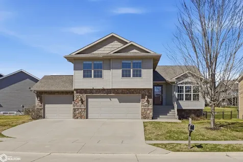 63 Colchester Drive Iowa City IA 52245