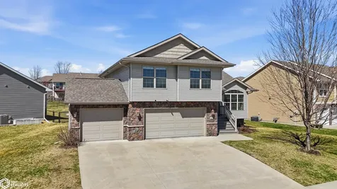 63 Colchester Drive Iowa City IA 52245