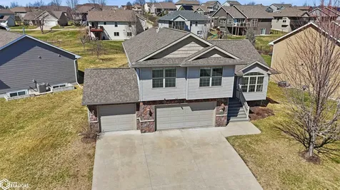 63 Colchester Drive Iowa City IA 52245