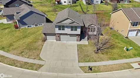 63 Colchester Drive Iowa City IA 52245