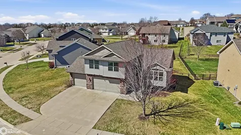 63 Colchester Drive Iowa City IA 52245