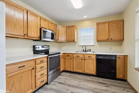 503 Harrison Avenue Grinnell IA 50112