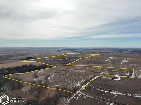 245TH Avenue Delhi IA 52223