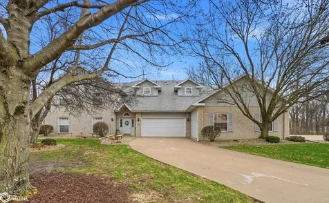 1404 Orchard Meadow Drive Burlington IA 52601