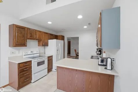 1404 Orchard Meadow Drive Burlington IA 52601
