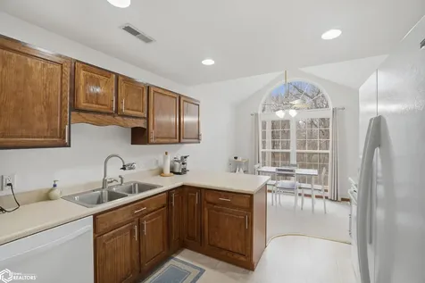 1404 Orchard Meadow Drive Burlington IA 52601
