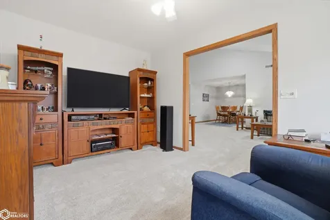 1404 Orchard Meadow Drive Burlington IA 52601