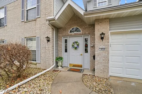 1404 Orchard Meadow Drive Burlington IA 52601