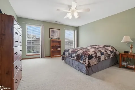 1404 Orchard Meadow Drive Burlington IA 52601