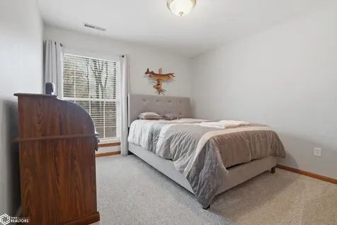 1404 Orchard Meadow Drive Burlington IA 52601