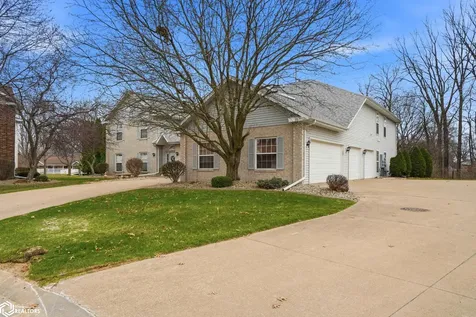 1404 Orchard Meadow Drive Burlington IA 52601