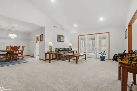 1404 Orchard Meadow Drive Burlington IA 52601