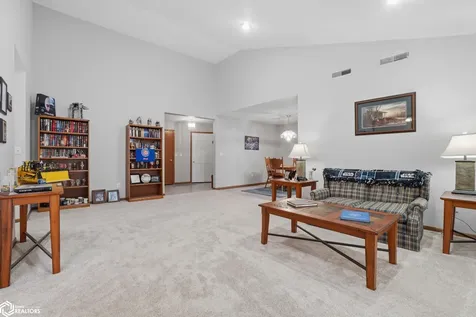 1404 Orchard Meadow Drive Burlington IA 52601