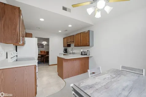 1404 Orchard Meadow Drive Burlington IA 52601