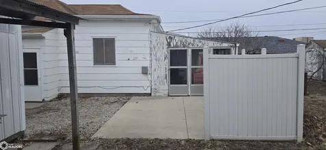 65 13 Avenue W Albia IA 52531-2668