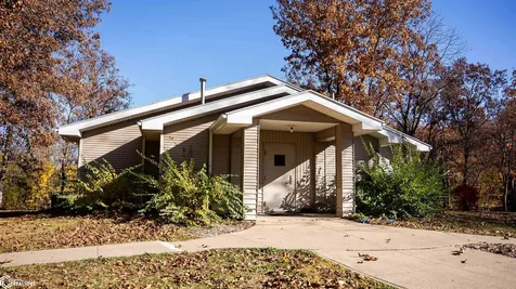 439 Delta Avenue Mechanicsville IA 52306