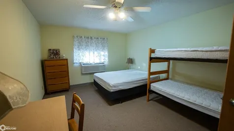 439 Delta Avenue Mechanicsville IA 52306
