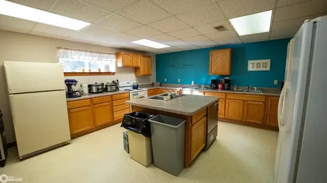 439 Delta Avenue Mechanicsville IA 52306