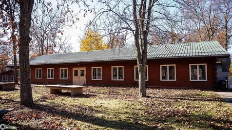 439 Delta Avenue Mechanicsville IA 52306