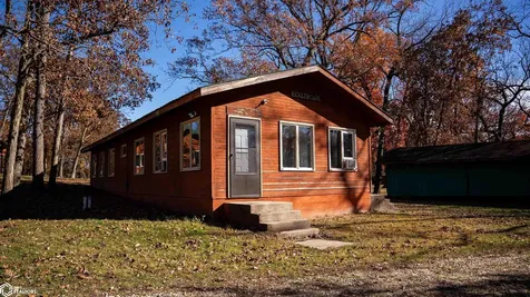 439 Delta Avenue Mechanicsville IA 52306