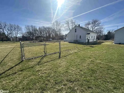 1316 Siloam Iowa Falls IA 50126