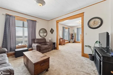 21530 Pheasant Avenue Mason City IA 50401