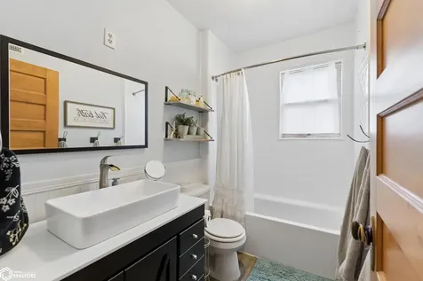 21530 Pheasant Avenue Mason City IA 50401