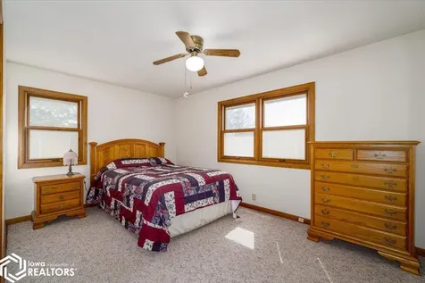 404 W Des Moines Street Brooklyn IA 52211