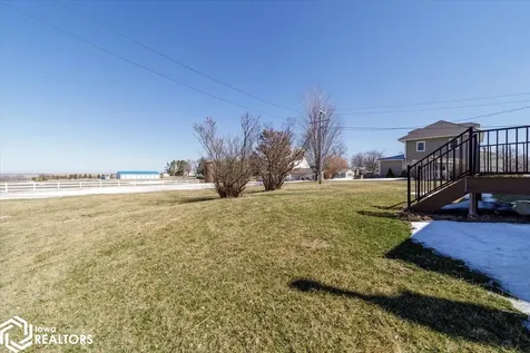 404 W Des Moines Street Brooklyn IA 52211