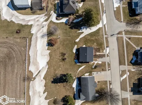 404 W Des Moines Street Brooklyn IA 52211