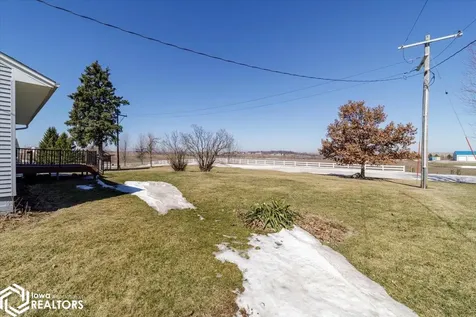 404 W Des Moines Street Brooklyn IA 52211