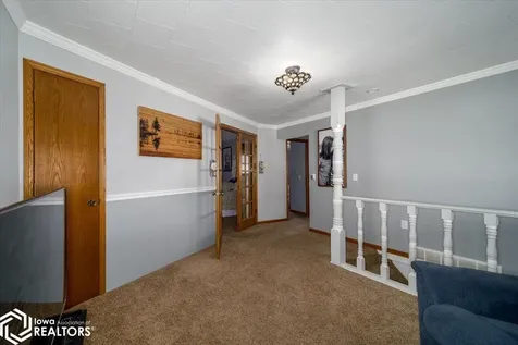 1275 Holiday Lane Brooklyn IA 52211