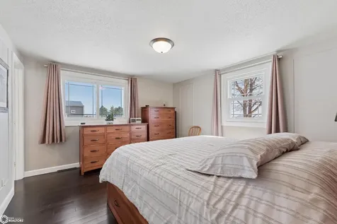 14303 Raven Avenue Mason City IA 50401
