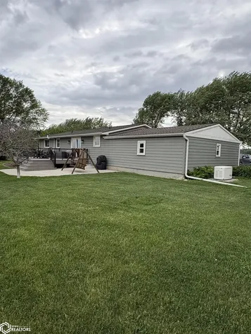 14303 Raven Avenue Mason City IA 50401